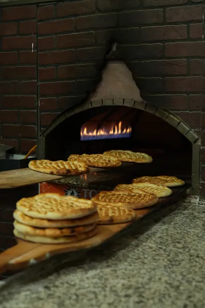Fırın — Tırnak ekmeği taş fırında, Urfalı Şehzade