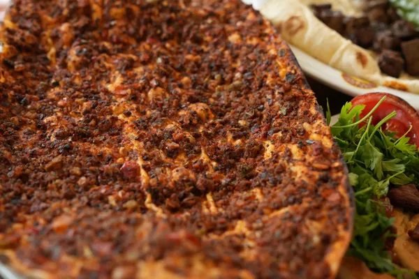 Pide & Lahmacun — İnce hamur, isotlu harç, Urfalı Şehzade