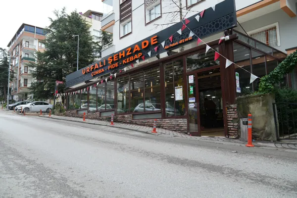 Mekân — Salonumuz ve sokağımız, Urfalı Şehzade