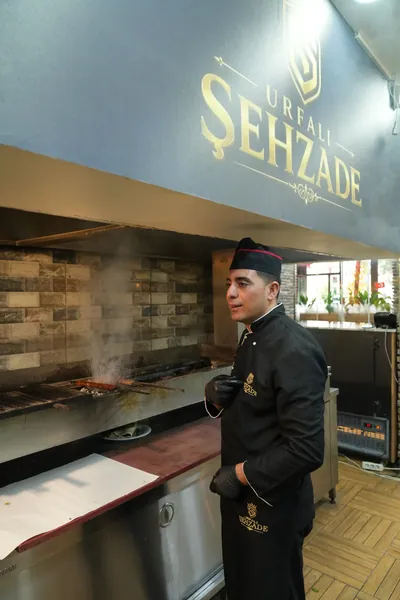 Ocakbaşı — Ateşin başında geçen saatler, Urfalı Şehzade