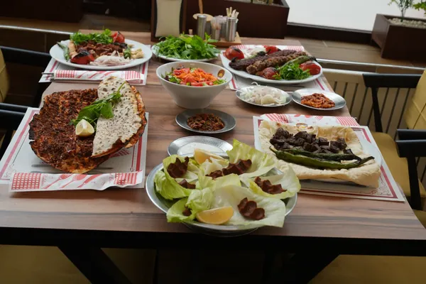 Sofra — Mezeler, ayran, sıcak ekmek, Urfalı Şehzade