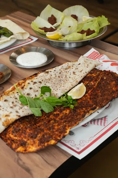 Sofra — Mezeler, ayran, sıcak ekmek, Urfalı Şehzade