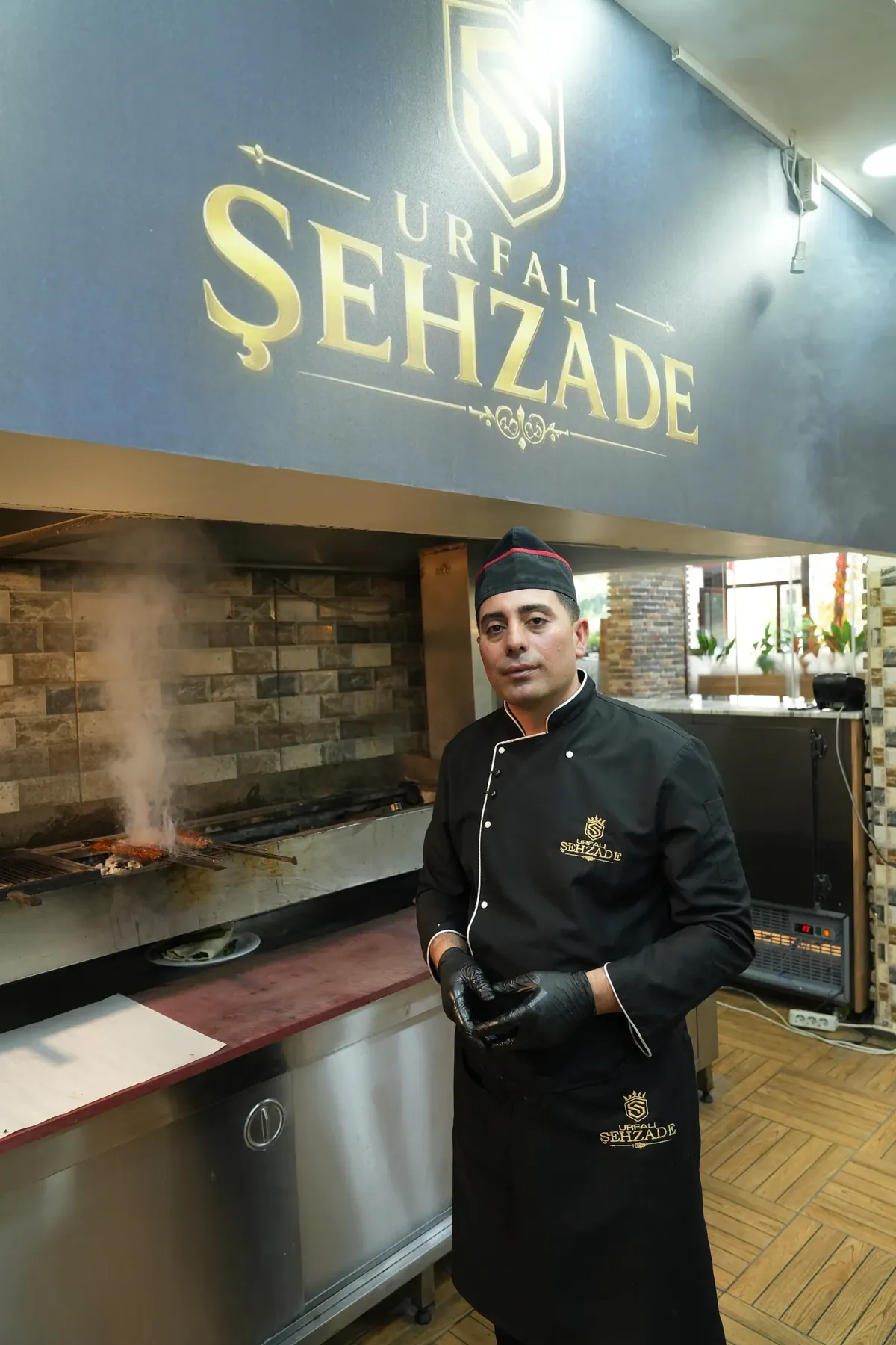 Cebrail Çatar ocakbaşında — Urfalı Şehzade